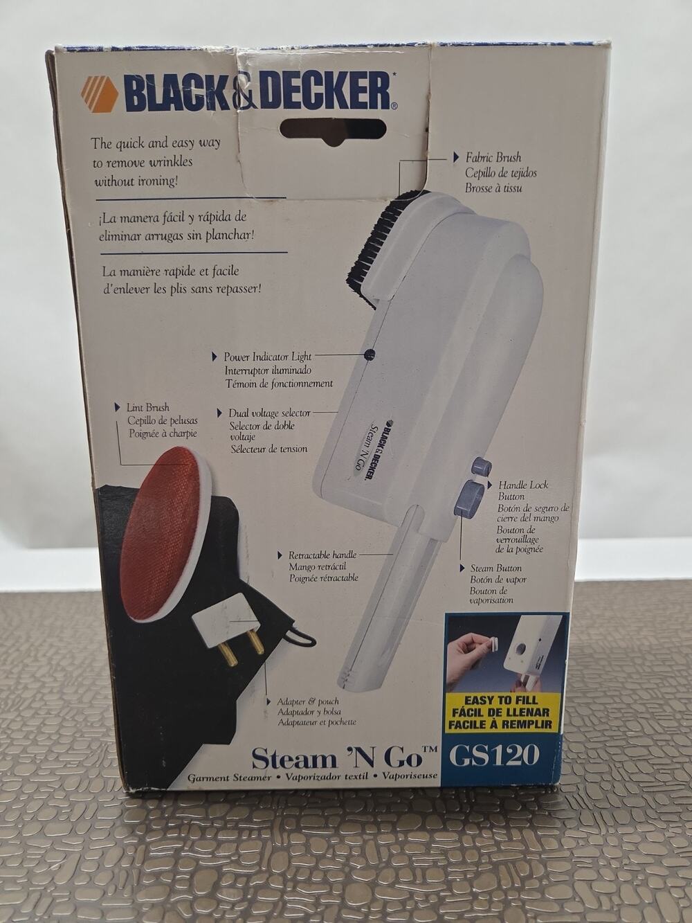 Black & Decker - GS120 - Steam 'n Go Garment Steamer